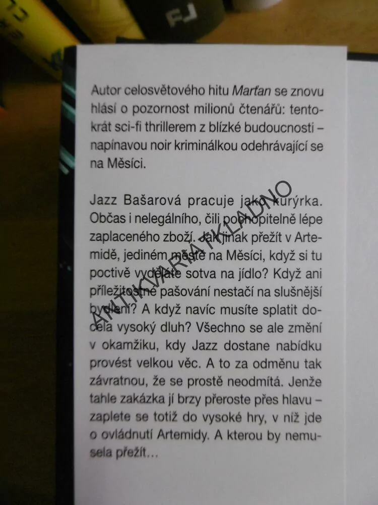 ARTEMIS, ANDY WEIR, OD AUTORA TRHÁKU MARŤAN, **an