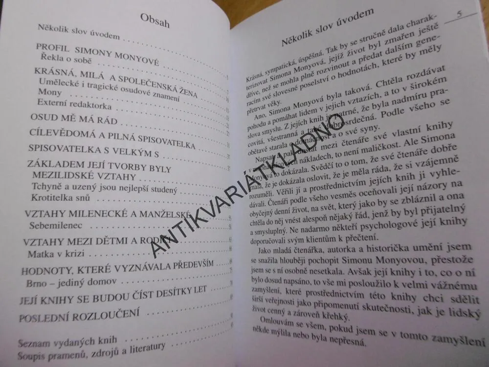 TRAGICKÝ OSUD SPISOVATELKY SIMONY MONYOVÉ, MICHAELA KOŠŤÁLOVÁ, **an