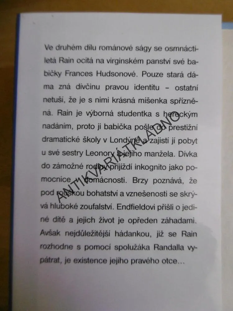 ZÁSAH BLESKU, V.C. ANDREWS, **an