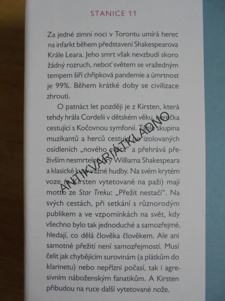 STANICE 11, EMILY ST.JOHN MANDELOVÁ