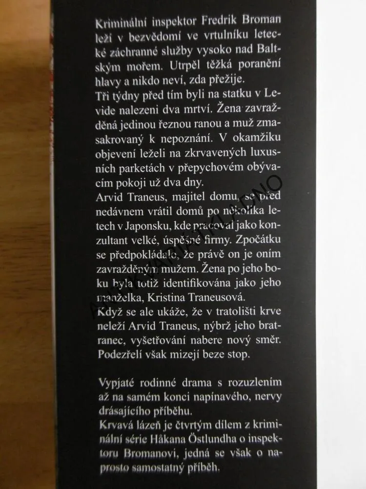 KRVAVÁ LÁZEŇ, HAKAN ÖSTLUNDH, **an