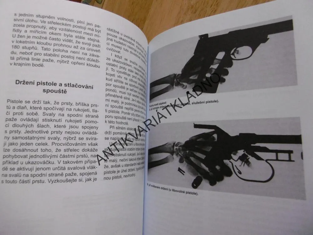 SPORTOVNÍ STŘELBA Z PISTOLE, RANGAR SKANAKER, ZBRANĚ, **an