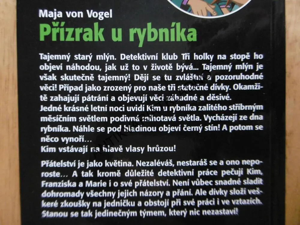 PŘÍZRAK U RYBNÍKA, 3 HOLKY NA STOPĚ, MAJA VON VOGEL, **an