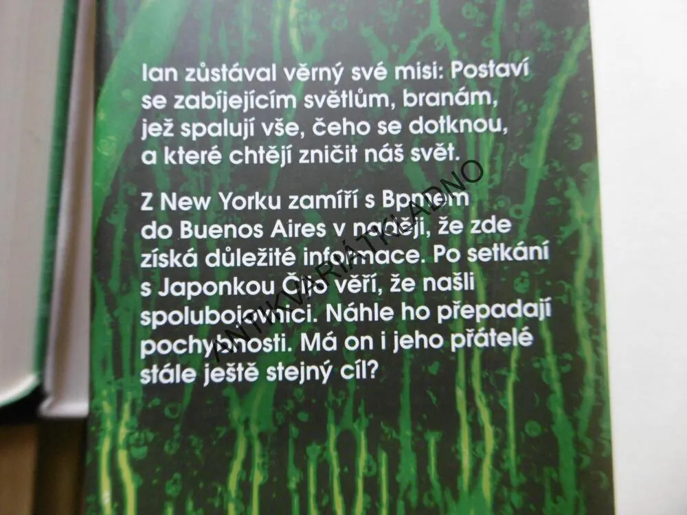 VLÁDCE DUCHŮ, DEREK MEISTER, SVĚTLO, KTERÉ ZABÍJÍ,