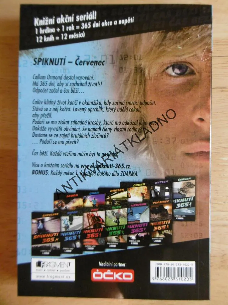 SPIKNUTÍ 365, SRPEN, GABRIELLE LORD, **an