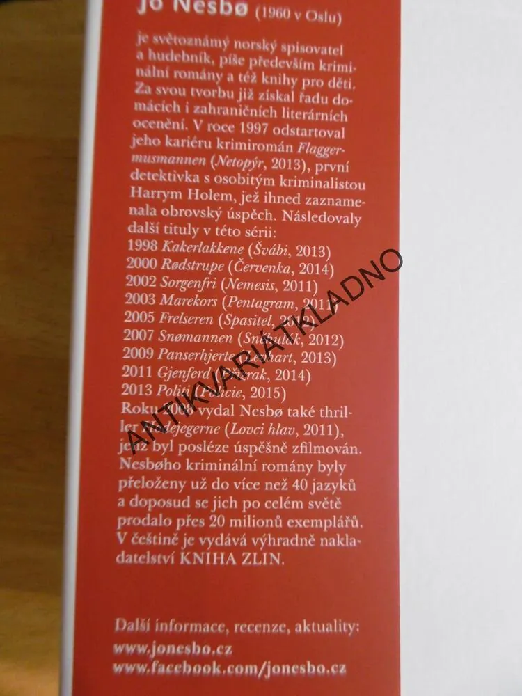 PŘÍZRAK, JO NESBO, **an