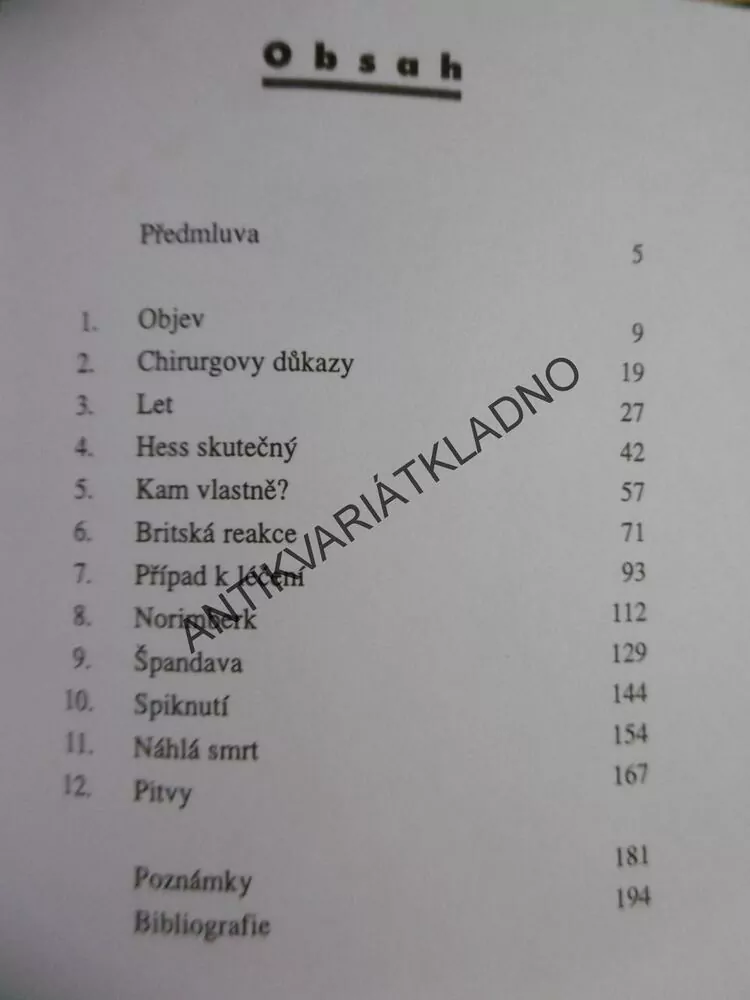 HESS, PODIVNÝ KONEC NEJSTARŠÍHO ŠPANDAVSKÉHO VĚZNĚ, HUGH THOMAS, **an