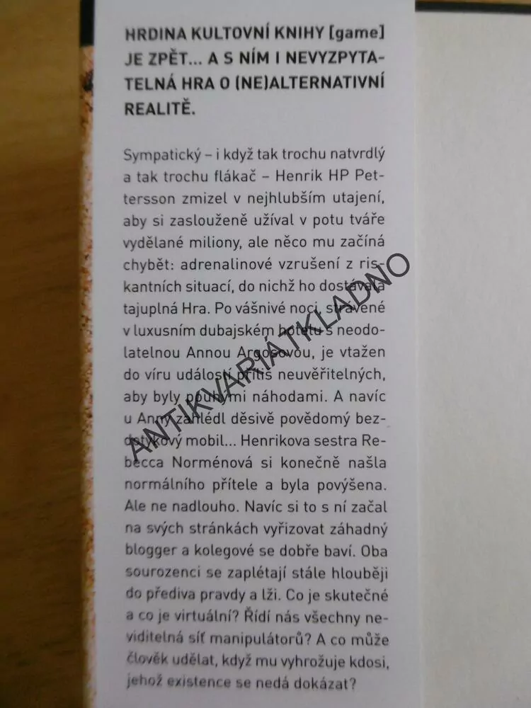 BUZZ, MÁTE POD KONTROLOU? ANDERS DE LA MOTTE, **an