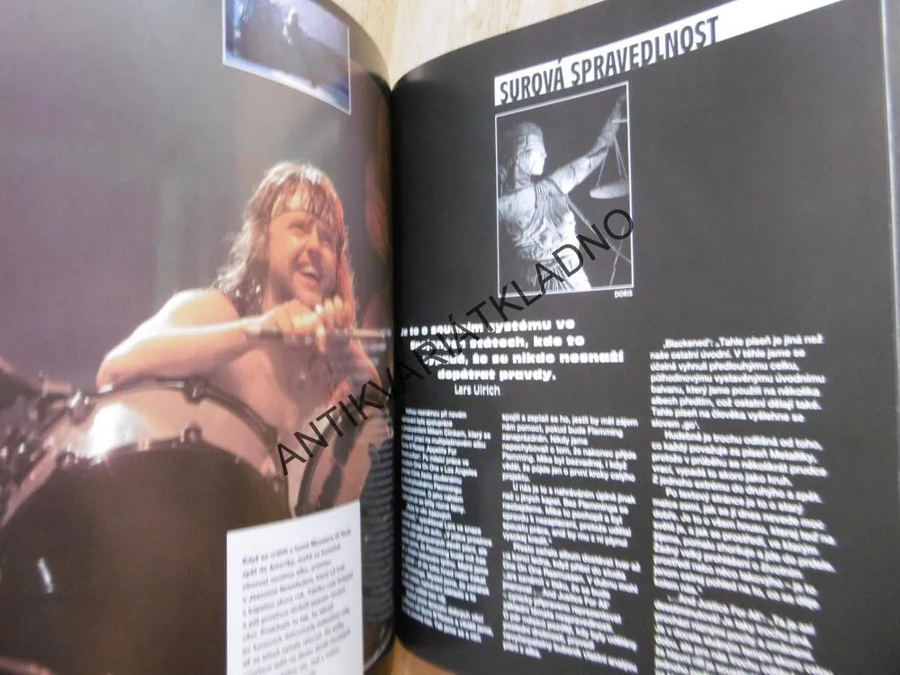 METALLICA, OBRAZOVÝ DOKUMENT, KNIHA PRO METALISTY, OD 1980 DO DNES, PŘES 150 FOTOGRAFIÍ