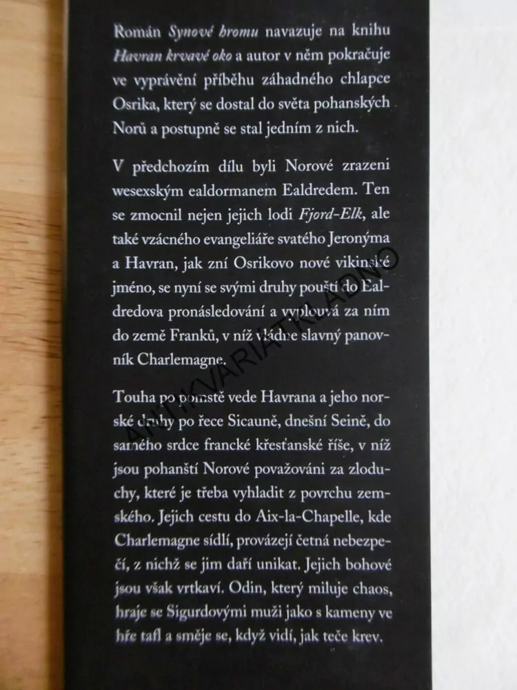 HAVRAN, SYNOVÉ HROMU, GILES KRISTIAN