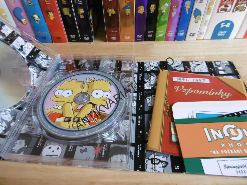 SIMPSONOVI, KOMPLETNÍ OSMÁ SÉRIE, 3 DVD FILM