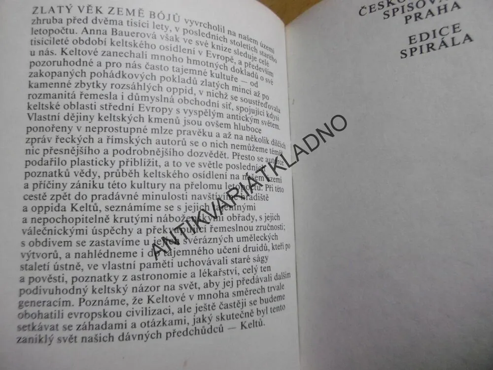 ZLATÝ VĚK ZEMĚ BÓJŮ, ANNA BAUEROVÁ, **an