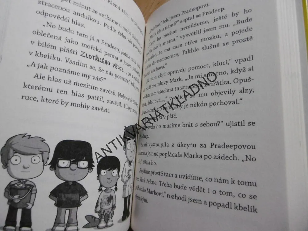 MOJE VELKÁ TLUSTÁ ZOMBÍ RYBA, FRENKÝ ZUŘÍ, MO O´HAROVÁ, **an