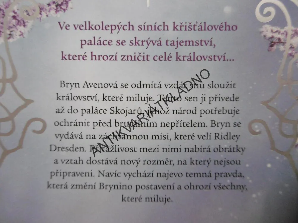 POLÍBENÁ LEDEM, AMANDA HOCKINGOVÁ, KRONIKY KANINU, **an