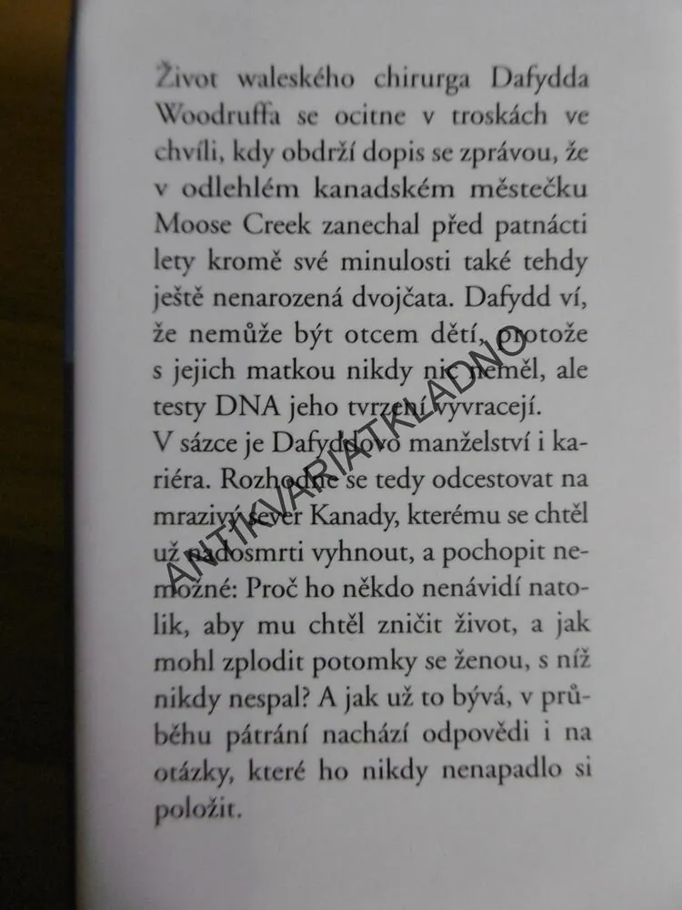 LEDOVÁ PAST, KITTY SEWELLOVÁ, **an