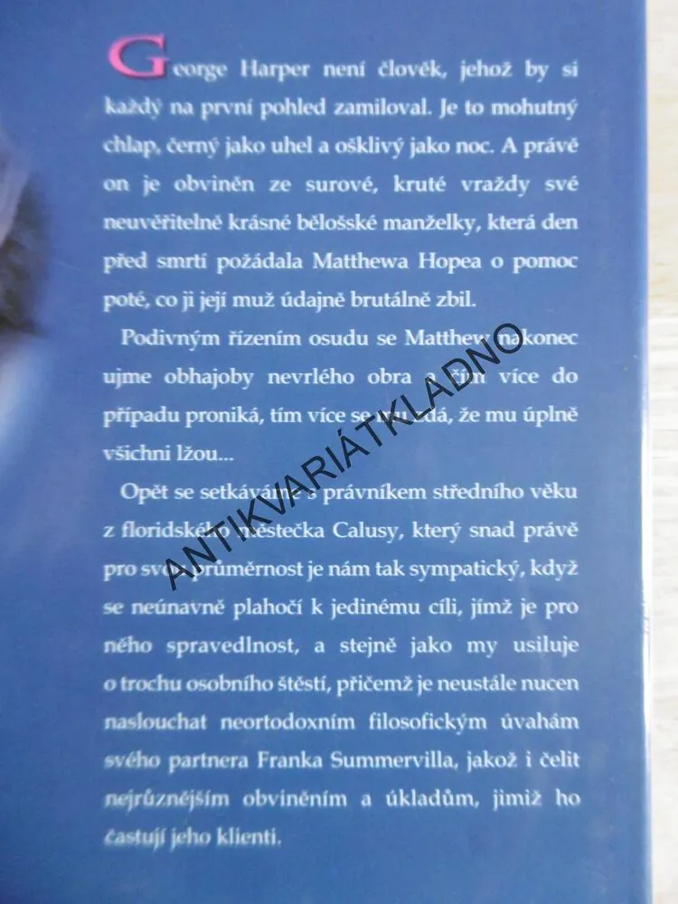KRÁSKA A ZVÍŘE, ED MCBAIN, **an