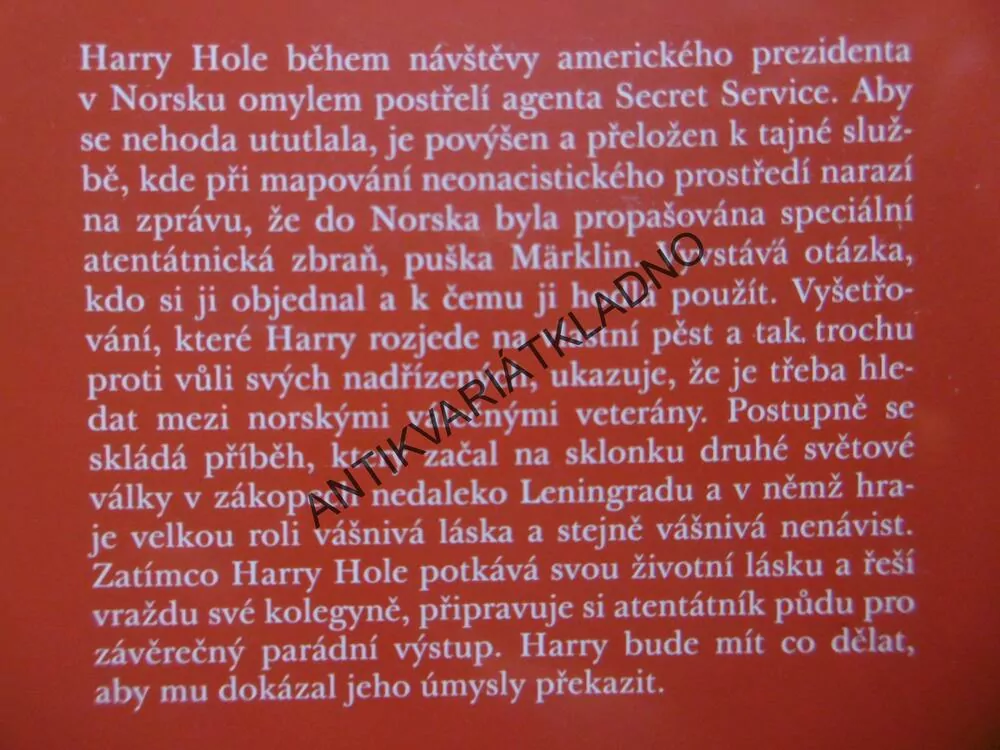 ČERVENKA, JO NESBO, **an