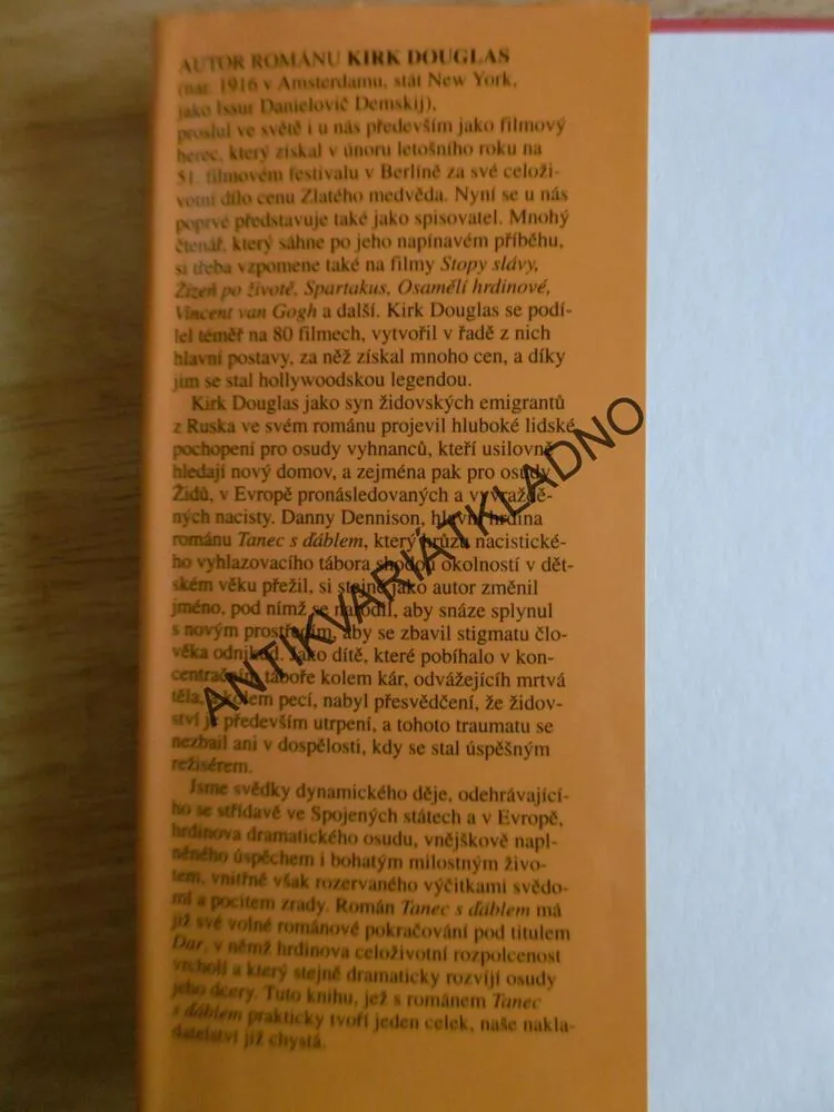 TANEC S ĎÁBLEM, KIRK DOUGLAS, **an