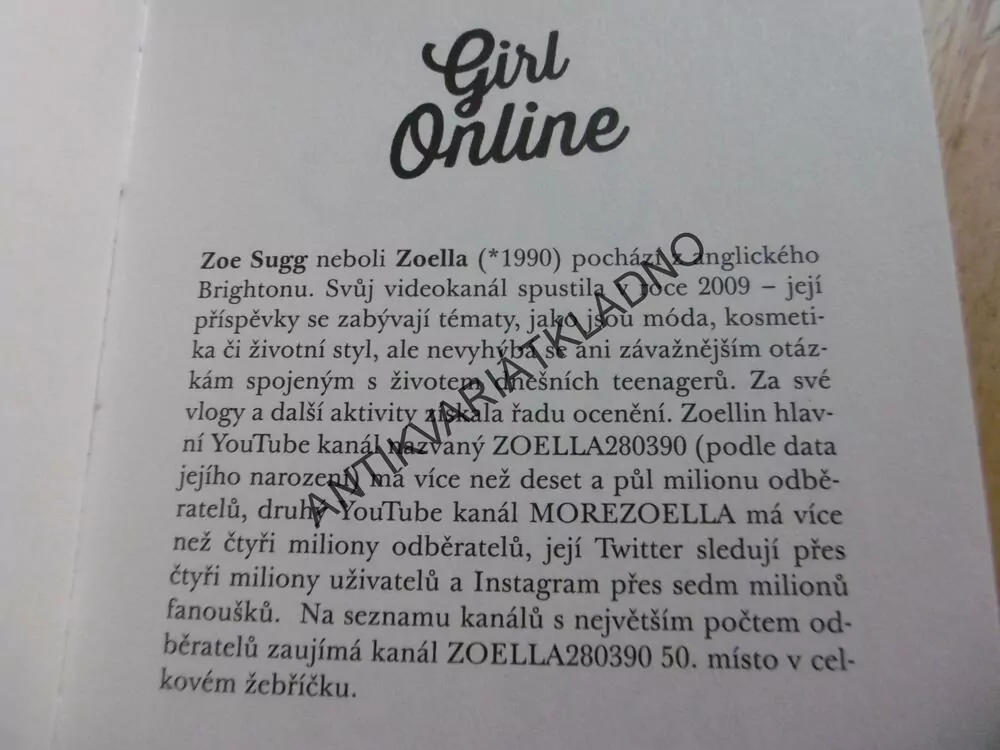 GIRL ONLINE, NA TURNÉ, ZOE SUGG, **an