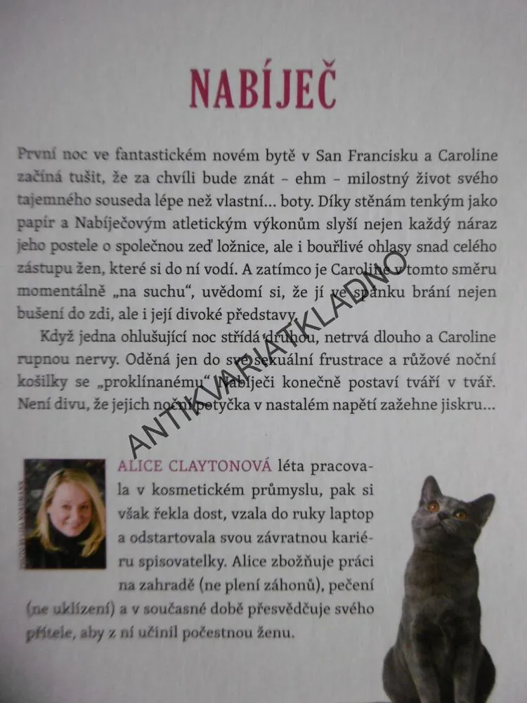 NABÍJEČ, ALICE CLAYTONOVÁ,**an 