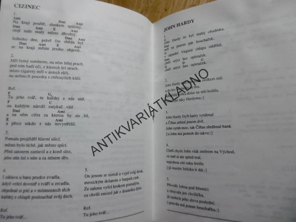 SEDLA VRZÁNÍ, 80 PÍSNÍ HONÁKŮ, TRAMPŮ, TULÁKŮ, ZPĚVNÍK, NOTY, TEXTY,AKORDY