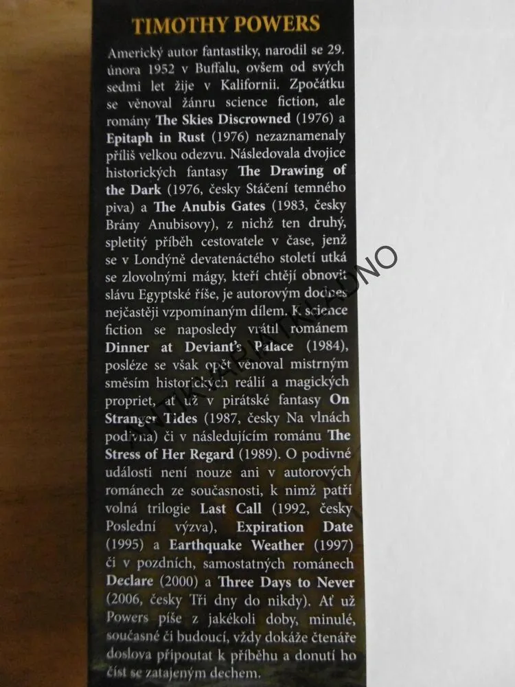 NA VLNÁCH PODIVNA, TIM POWERS, **an
