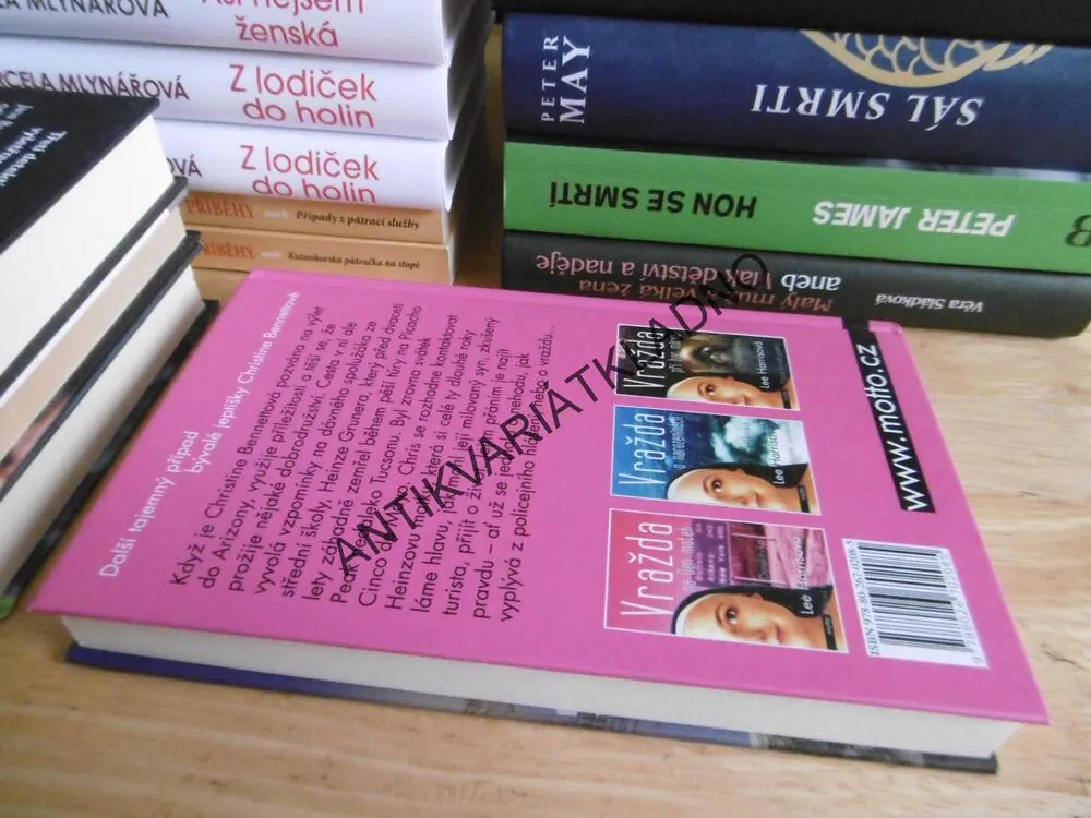 VRAŽDA NA MEXICKÝ SVÁTEK, PŘÍPAD BÝVALÉ JEPTIŠKY, LEE HARRISOVÁ, **an