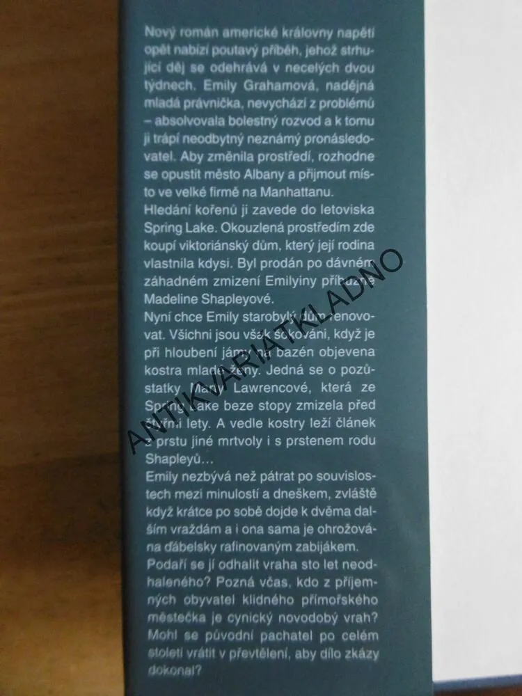 KDO JSI, MARY HIGGINS CLARKOVÁ, **an