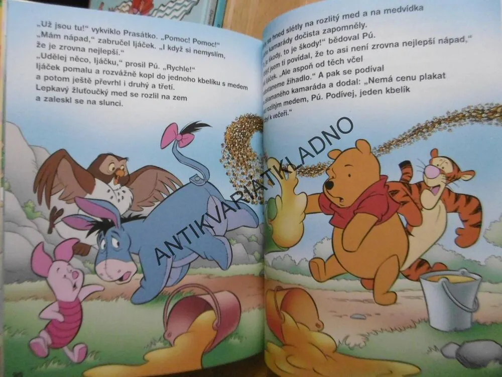VŠICHNI MILÍ KAMARÁDI, MEDVÍDEK PÚ, WALT DISNEY