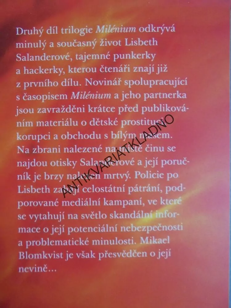 DÍVKA, KTERÁ SI HRÁLA S OHNĚM, LARSSON, MILÉNIUM