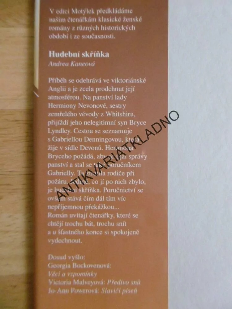 HUDEBNÍ SKŘÍŇKA, ANDREA KANEOVÁ, **an