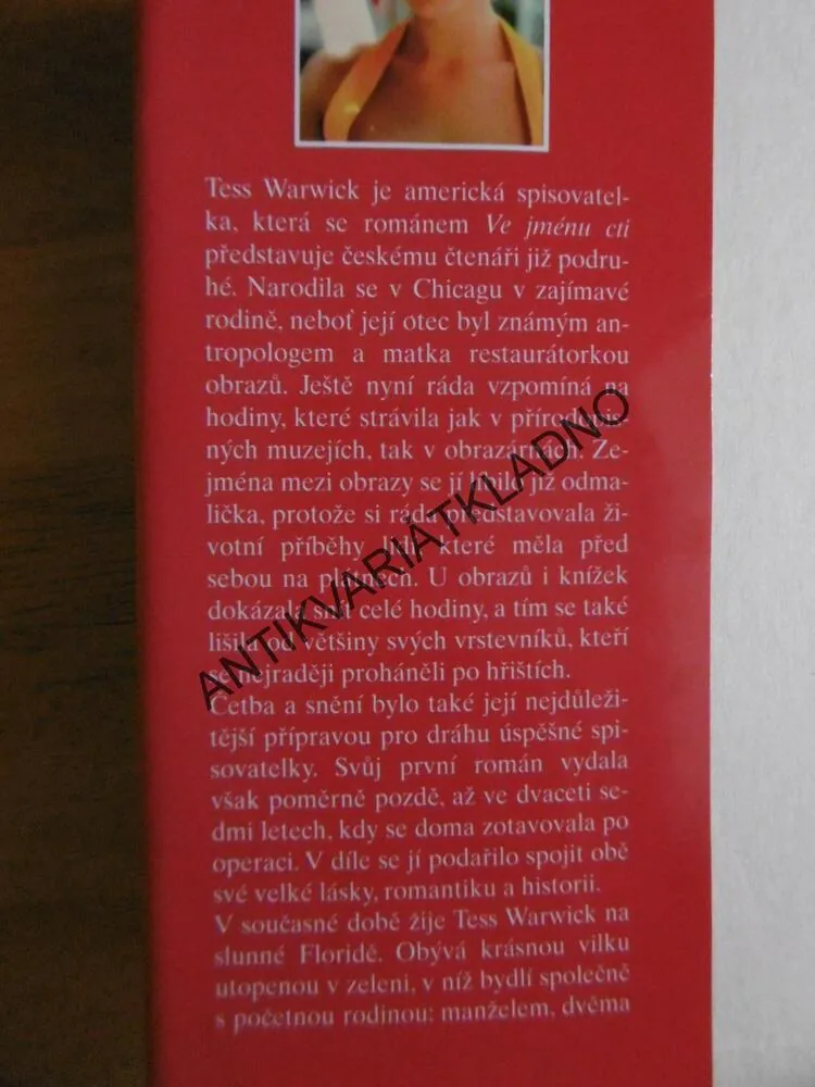 VE JMÉNU CTI, TESS WARWICK, **an
