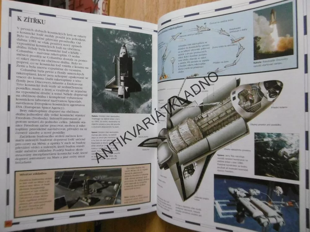 DĚTSKÝ ATLAS VESMÍRU, ROBIN KERROD, **an
