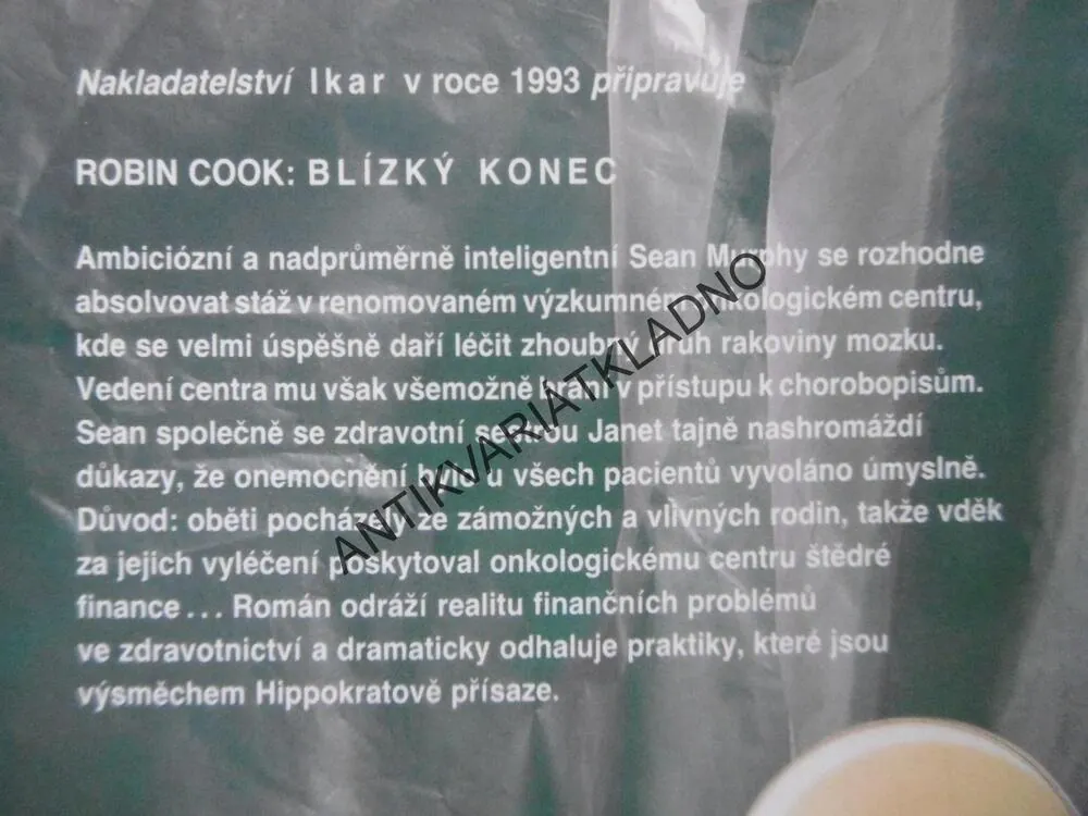 NÁKAZA, ROBIN COOK, **an