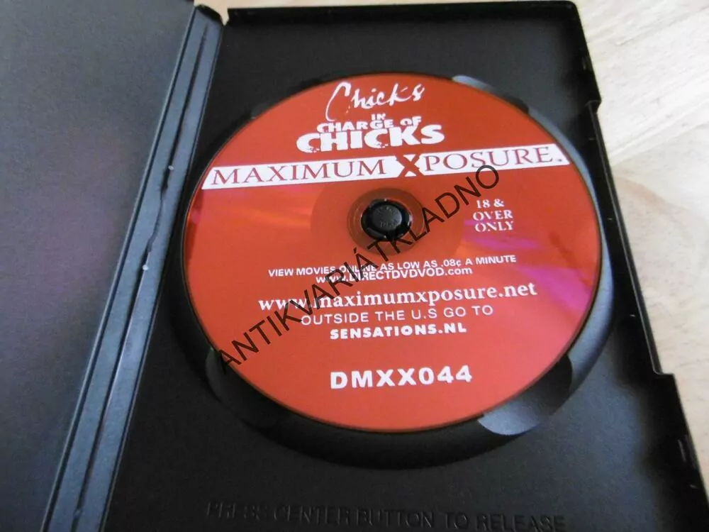 CHICKS IN CHARGE OF CHICKS, 1., MAXIMUM POSURE, DVD FILM