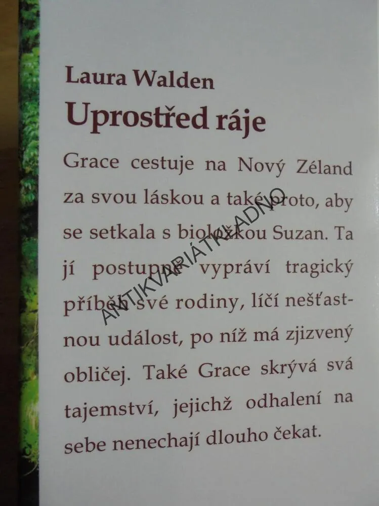 UPROSTŘED RÁJE, LAURA WALDEN,