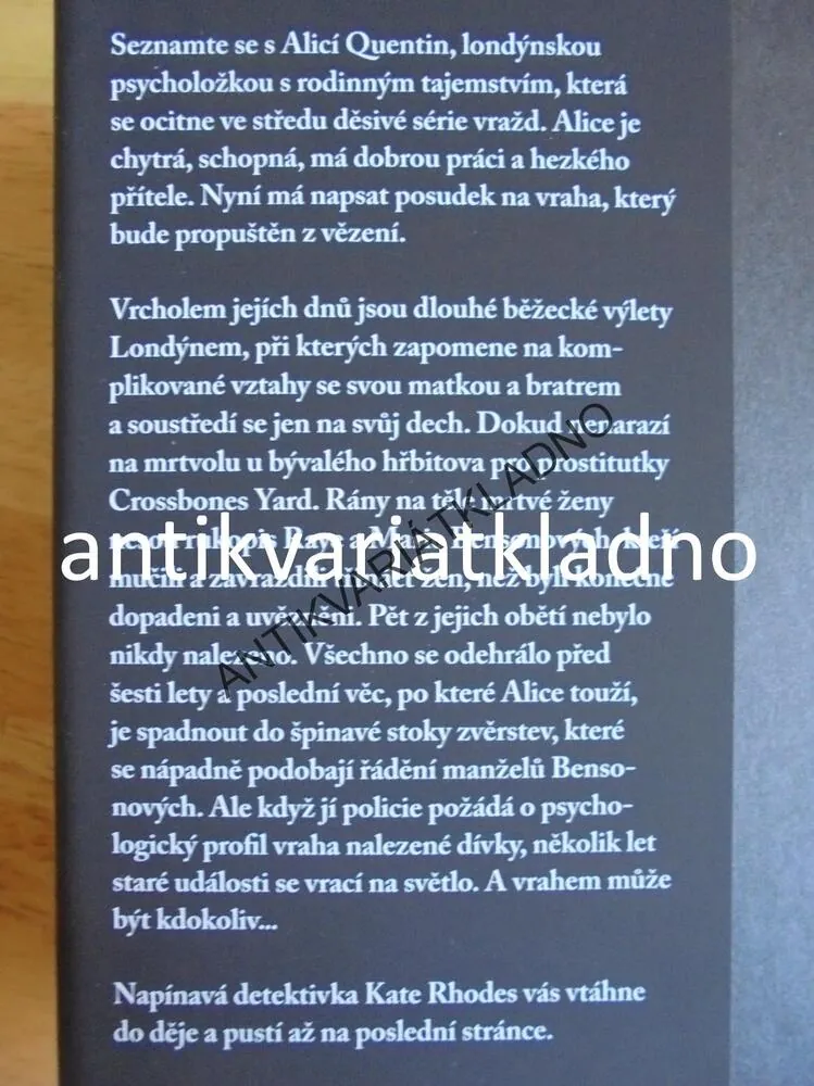 TAJEMSTVÍ HŘBITOVA CROSS BONES, KATE RHODES
