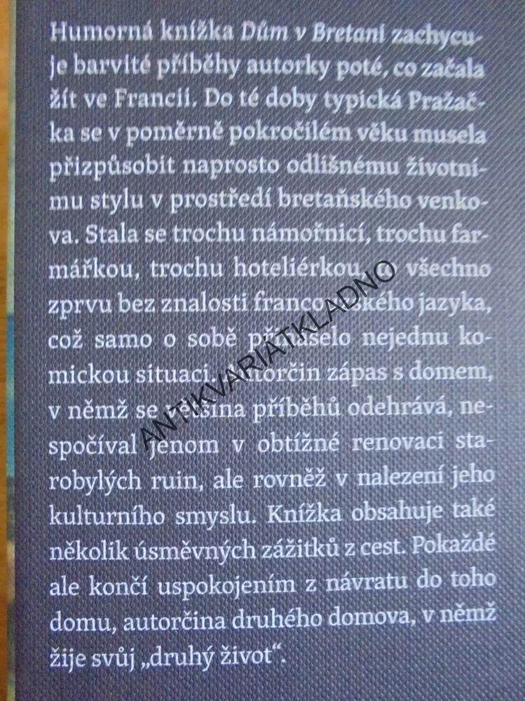DŮM V BRETANI, MARTA DAVOUZE, **an