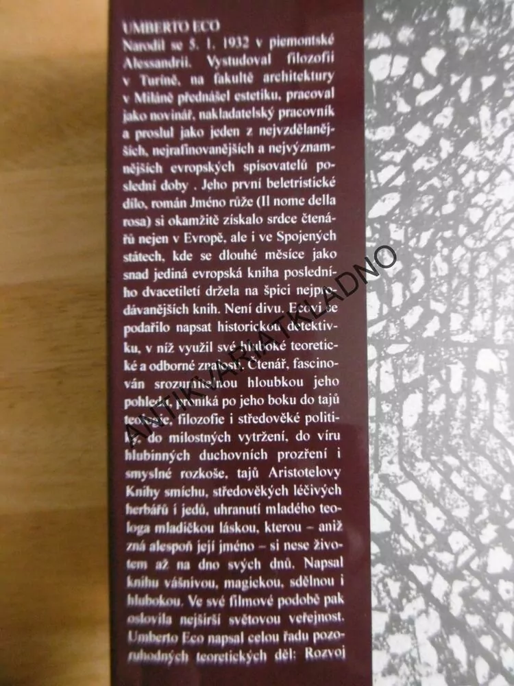 JMÉNO RŮŽE, UMBERTO ECO, **an