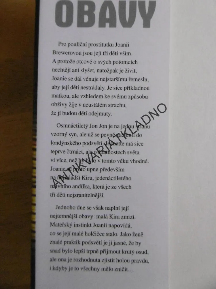 NEJTEMNĚJŠÍ OBAVY, MARTINA COLE, **an