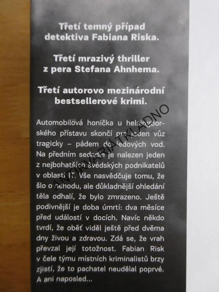 OSMNÁCT POD NULOU, STEFAN AHNHEM, **an