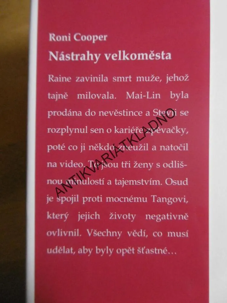 NÁSTRAHY VELKOMĚSTA, RONNI  COOPER, **an