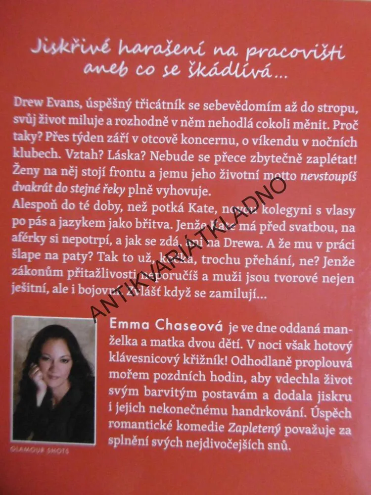 ZAPLETENÝ, EMMA CHASEOVÁ, **an