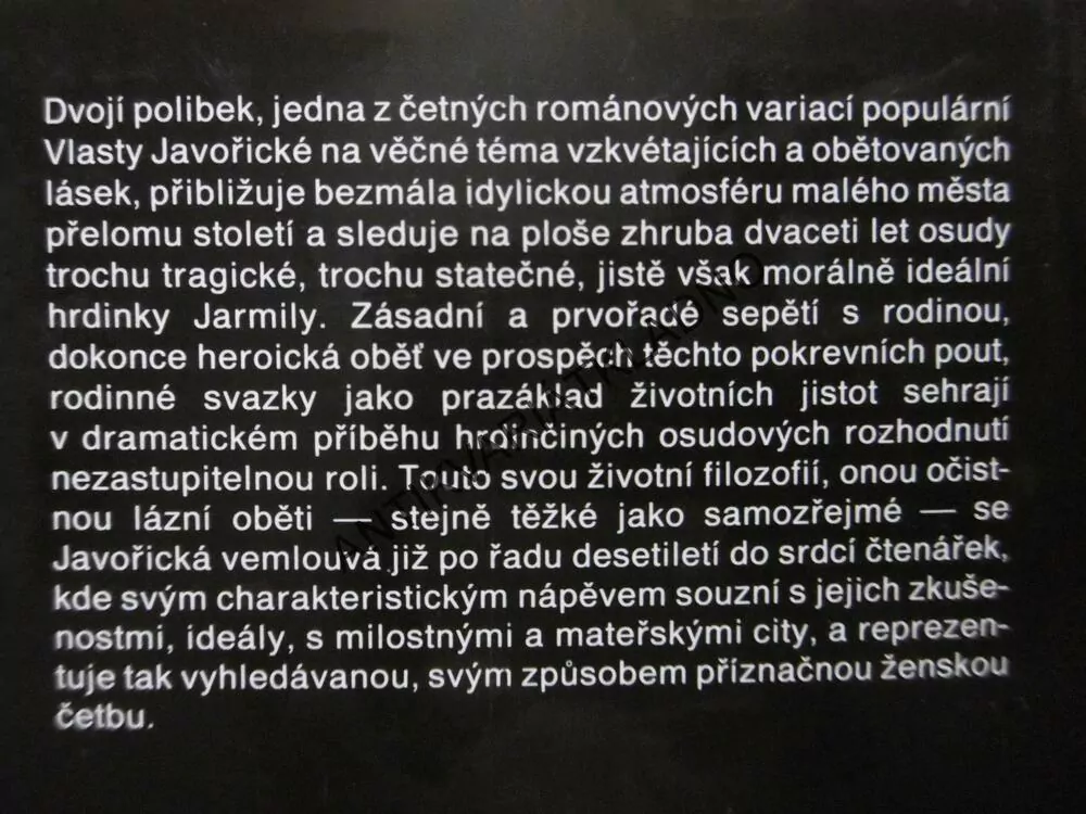 DVOJÍ POLIBEK, VLASTA JAVOŘICKÁ, **an