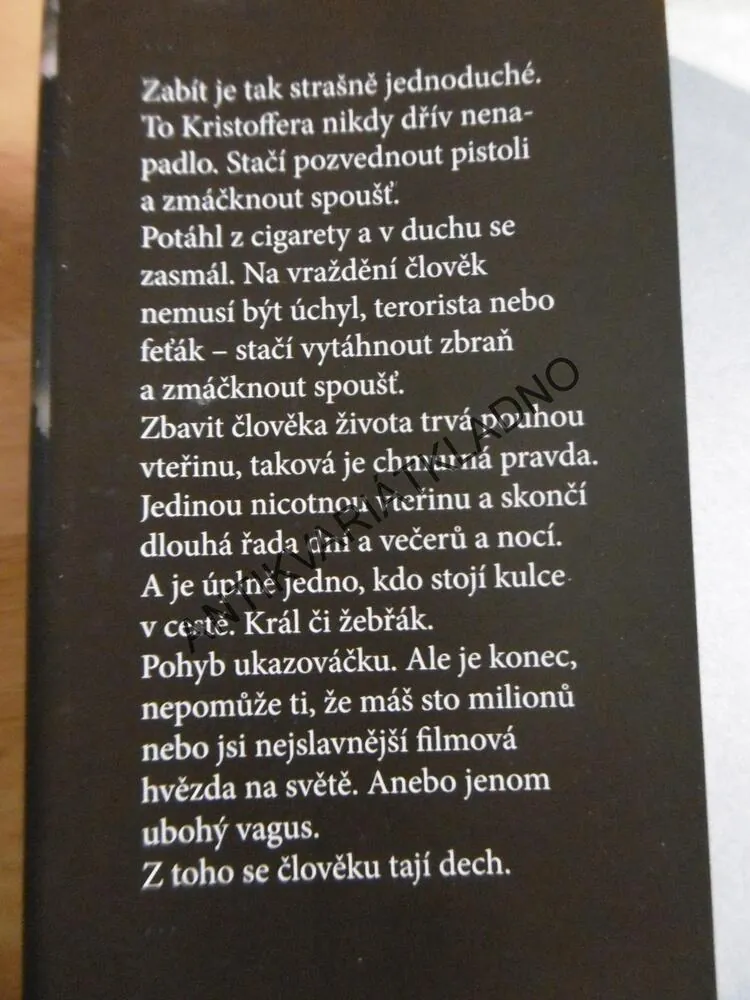 MUŽ BEZ PSA, HAKAN NESSER, **an