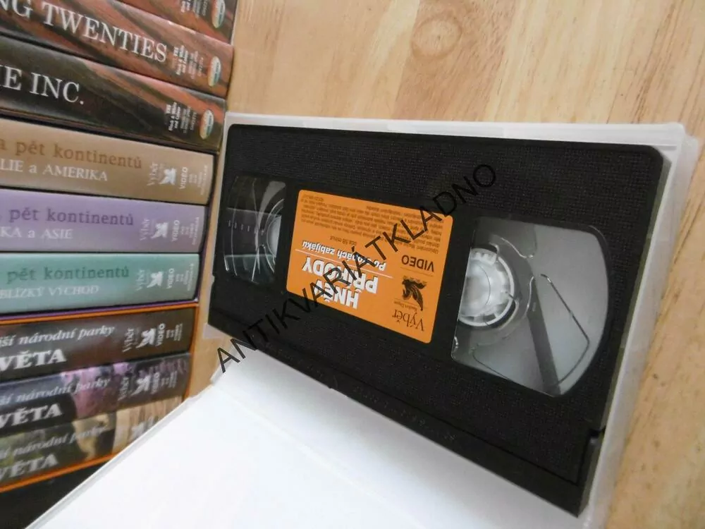HNĚV PŘÍRODY- PO STOPÁCH ZABIJÁKŮ- HURIKÁN, LEDOVCE, SOPKY, TSUNAMI, VHS