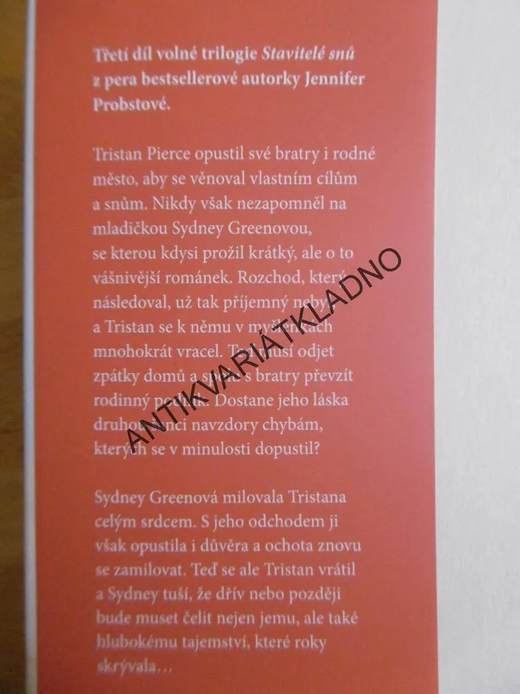 MILUJ MĚ VŠÍM, JENNIFER PROBSTOVÁ, **an