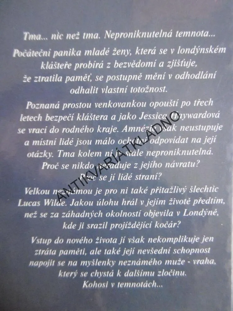 NÁVRAT Z TEMNOT, ELIZABETH THORNTON, **an