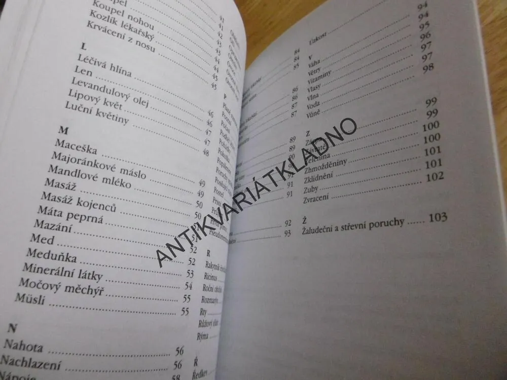 PŘÍRODNÍ LÉČBA DĚTÍ, BYLINKY, OBKLADY, MASÁŽE, WEIGERTOVÁ, **an