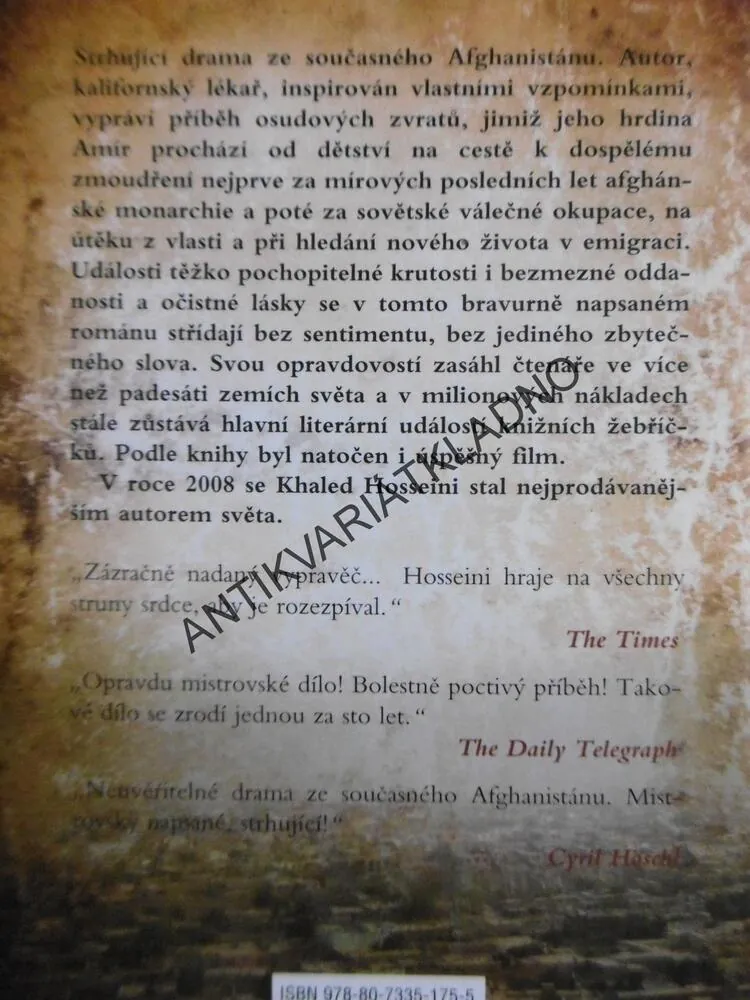 LOVEC DRAKŮ, KHALED HOSSEINI, **an
